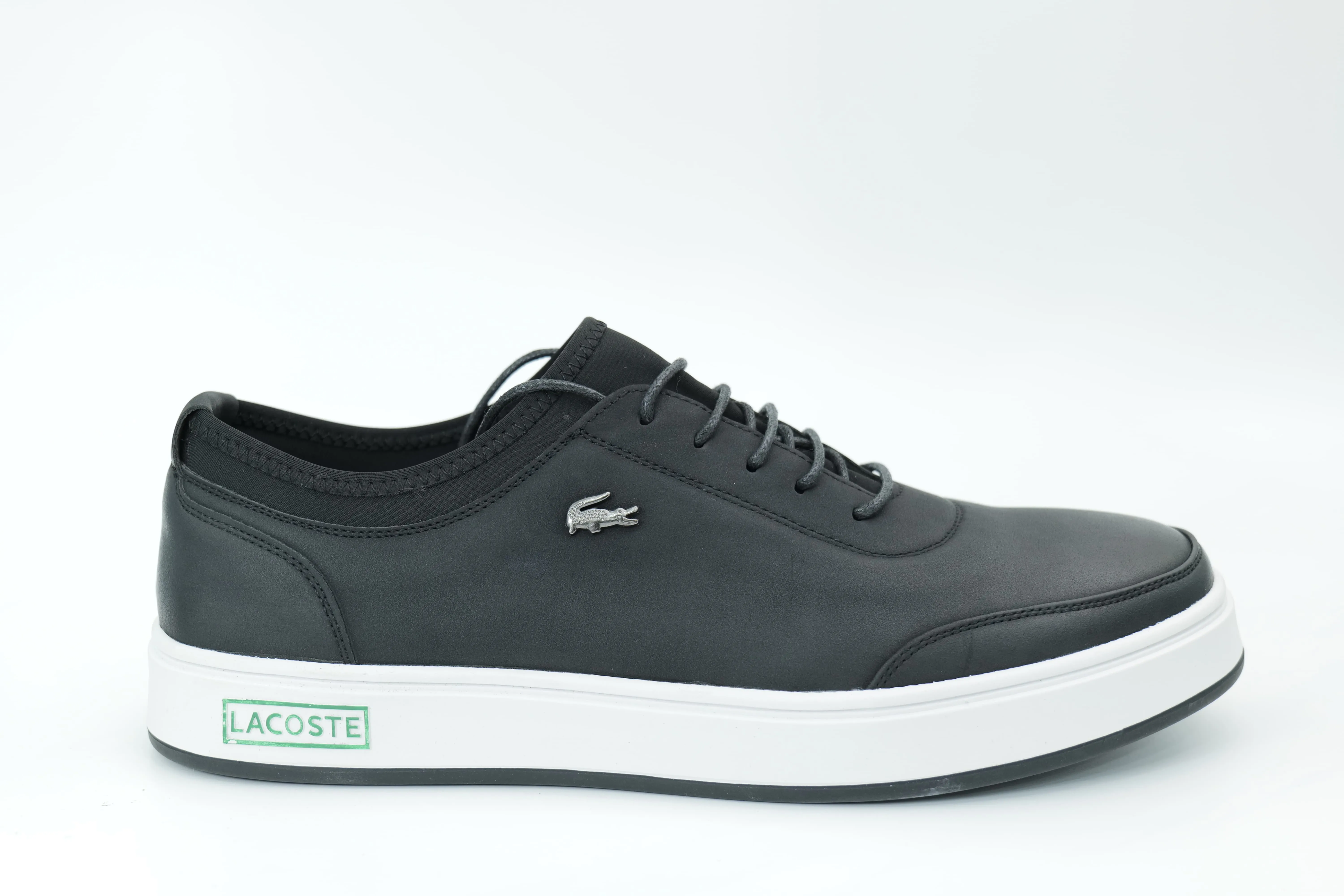 Casual sneakers