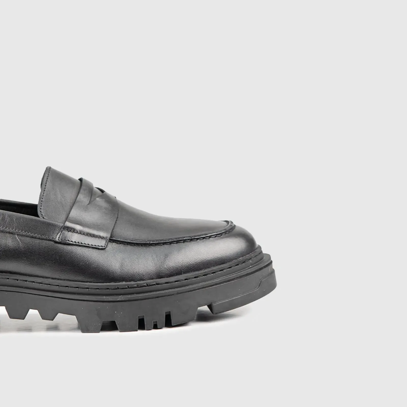 Chunky Sole Loafers Black 1804