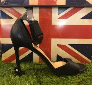 Clean Heels Black Heel Protector - with Black or White Flowers