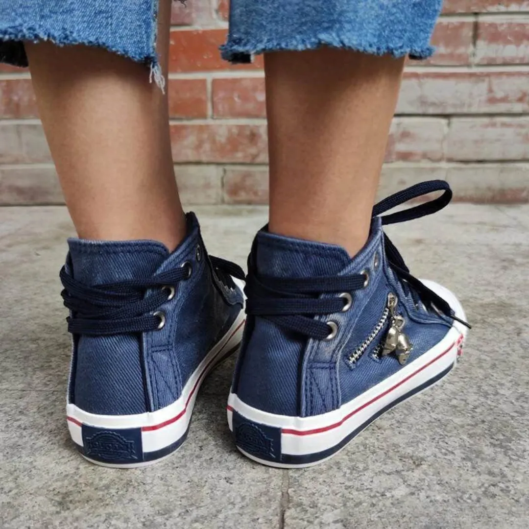 Comfortable canvas sneakers