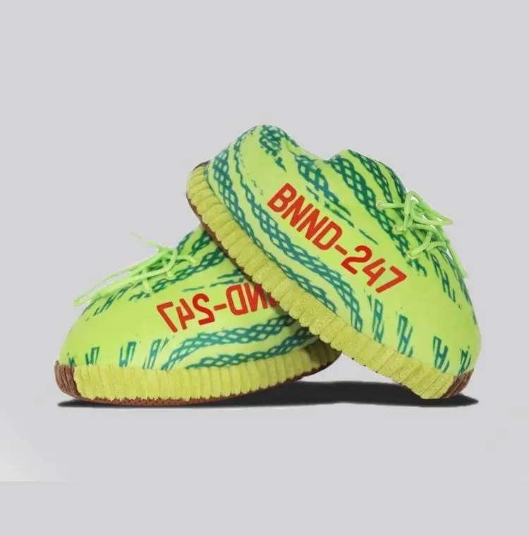 Comfortable Plush Sneaker Slippers – Cozy and Trendy Comfort