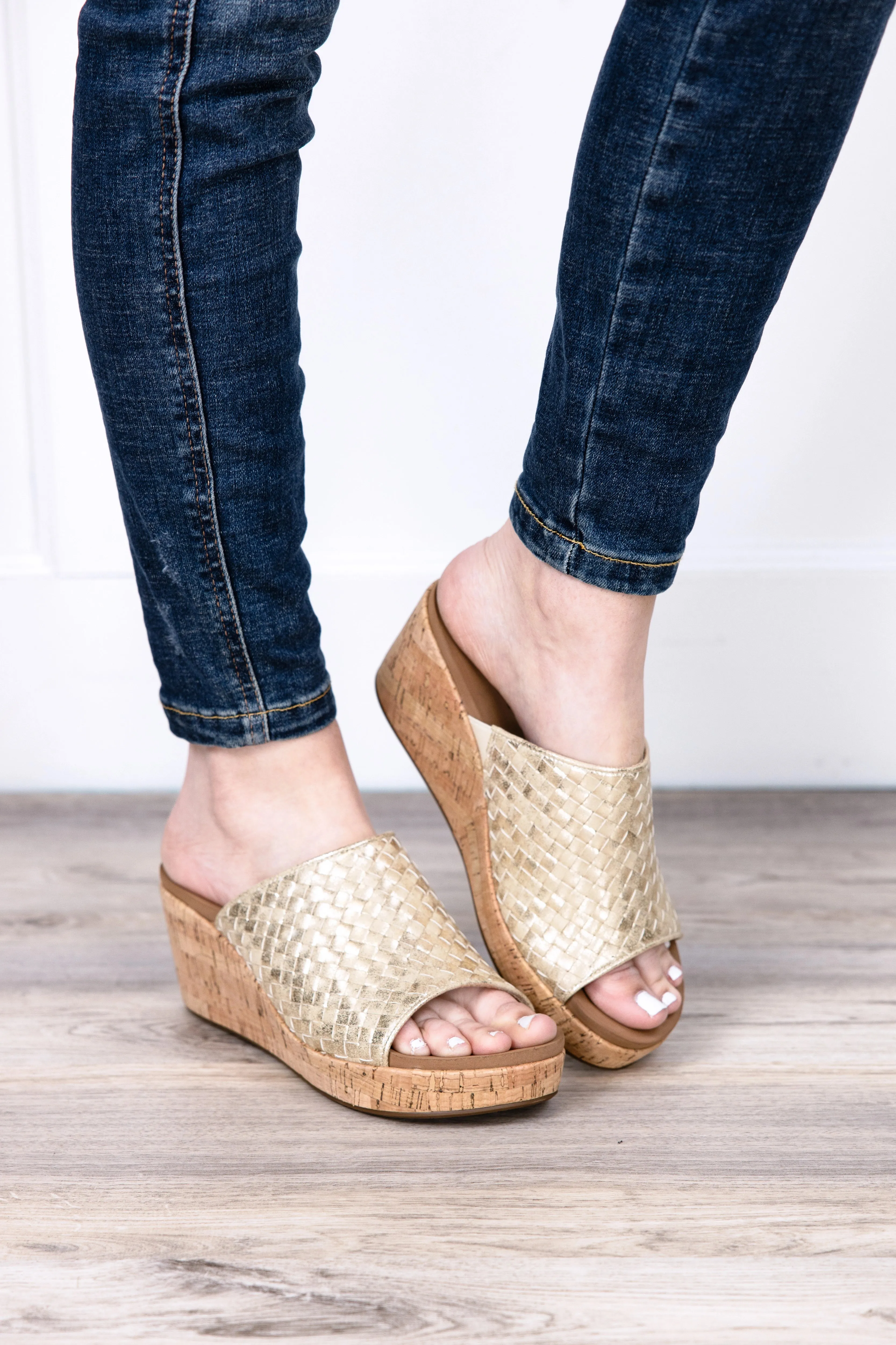 Corky's Wine and Dine Women's Woven Design Wedge Sandals