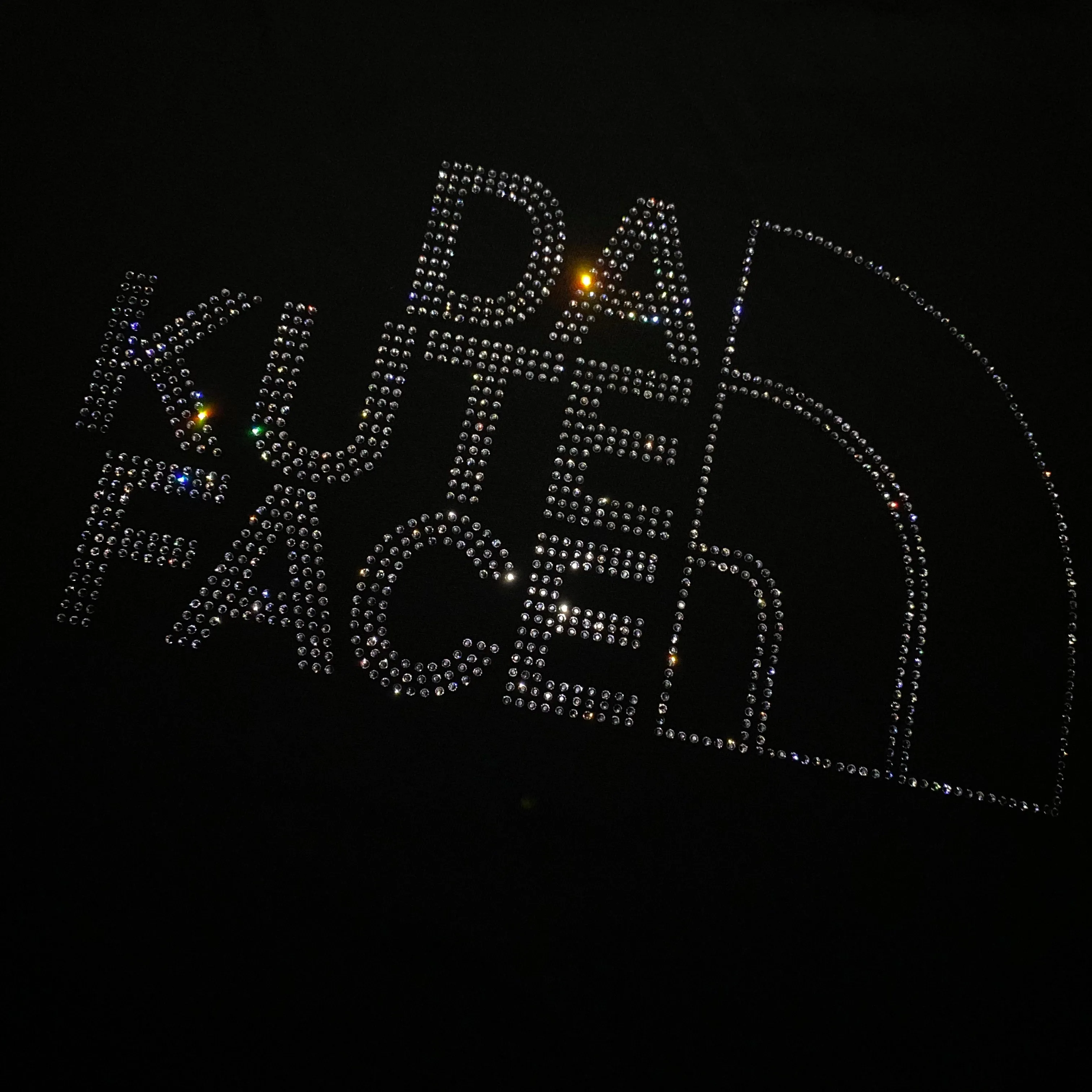 DA KUTE FACE CRYSTAL TEE