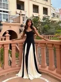 Elegant Black and White Maxi Dress – Timeless Evening Glamour