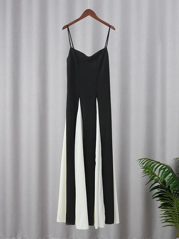 Elegant Black and White Maxi Dress – Timeless Evening Glamour