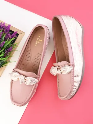 Elegant Bow with Snake-Print Loafers