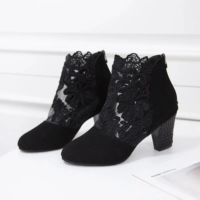 Elegant Lace High-Heeled Shoe
