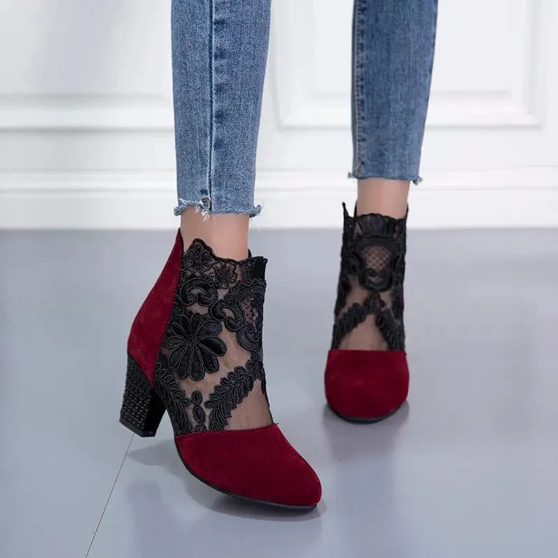Elegant Lace High-Heeled Shoe
