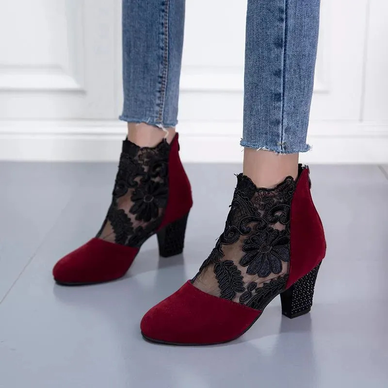 Elegant Lace High-Heeled Shoe