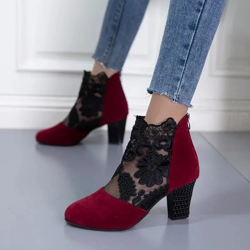 Elegant Lace High-Heeled Shoe