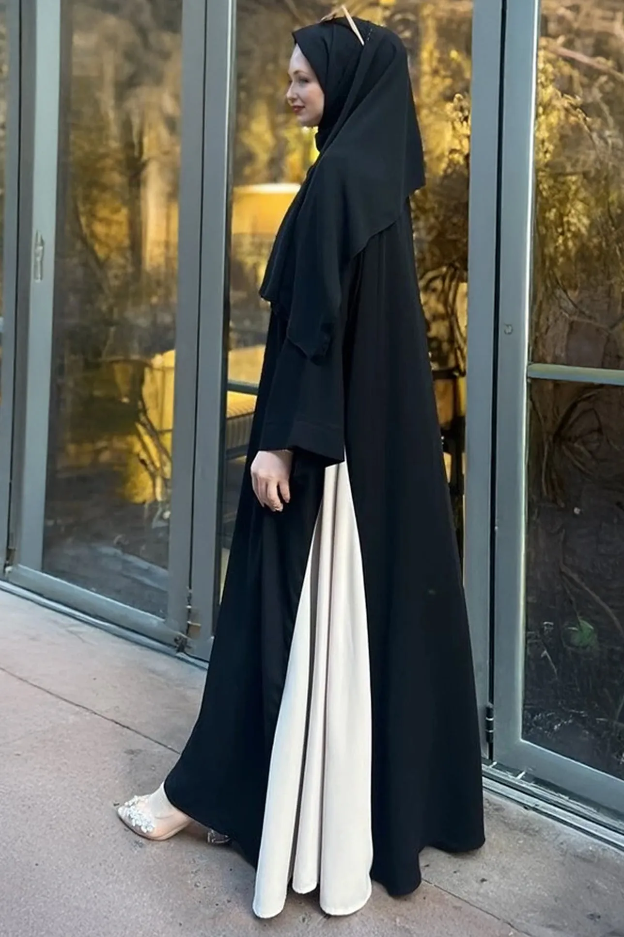 Elegant Onyx Two-Tone Crepe Abaya