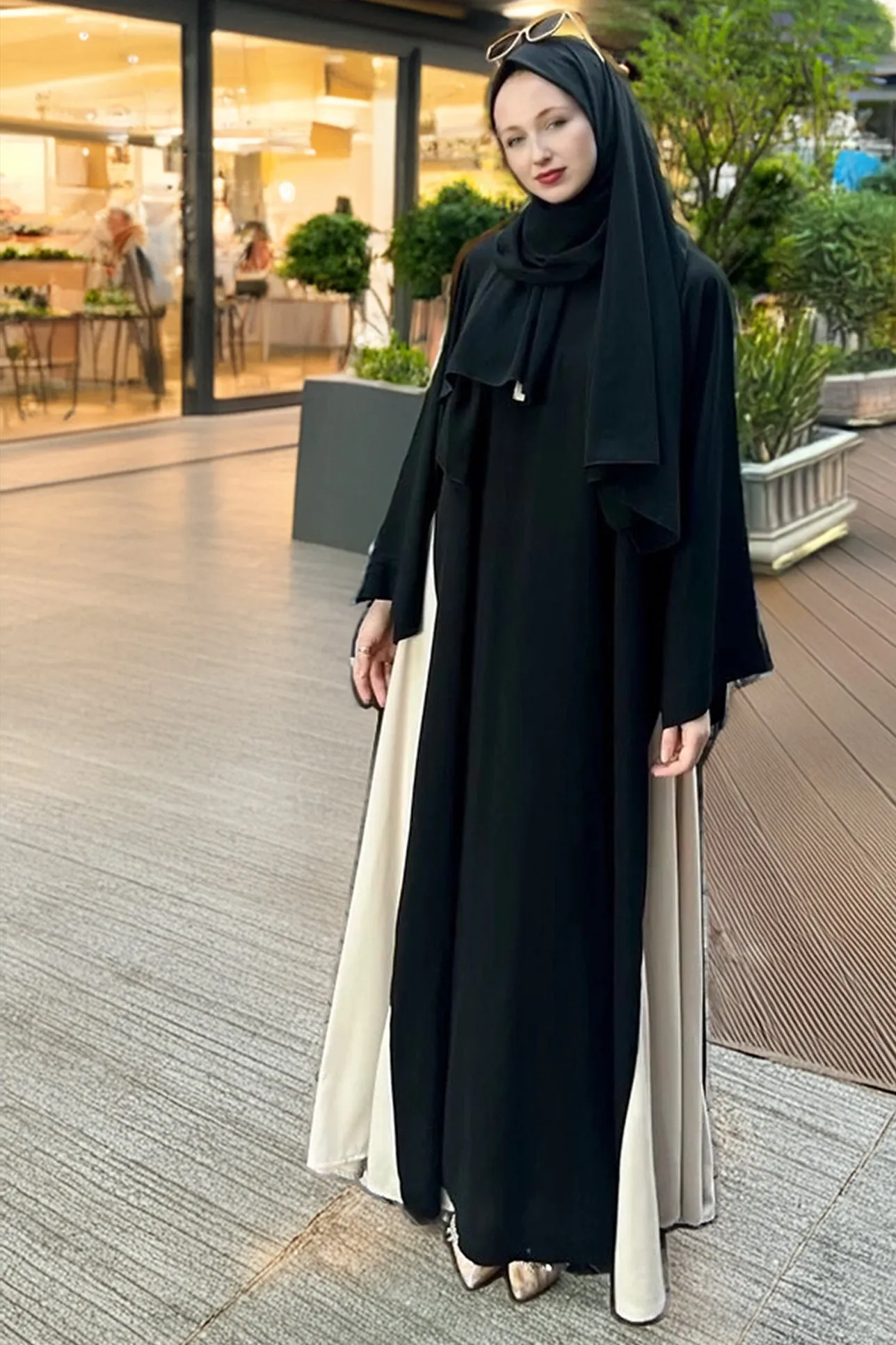 Elegant Onyx Two-Tone Crepe Abaya