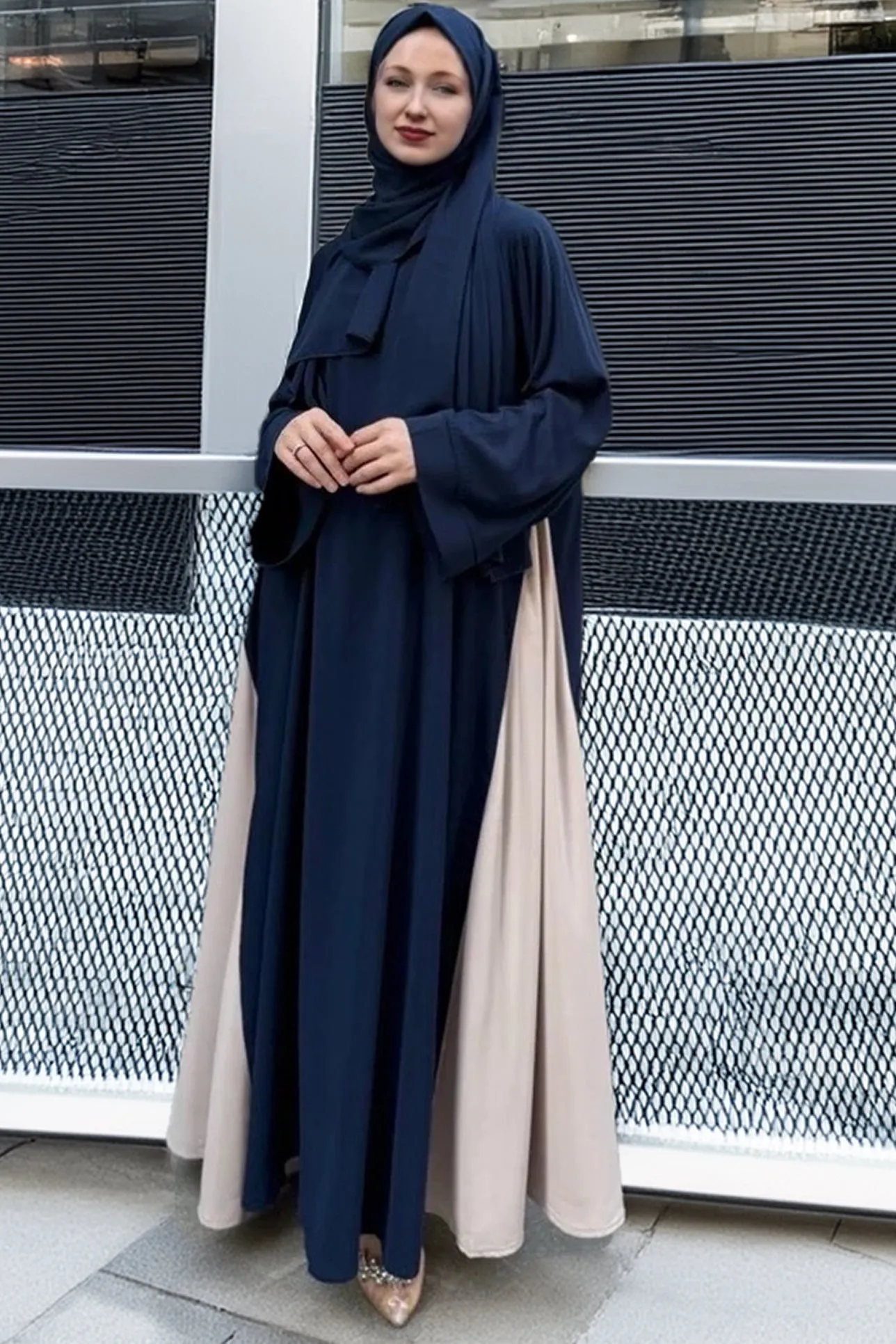 Elegant Onyx Two-Tone Crepe Abaya