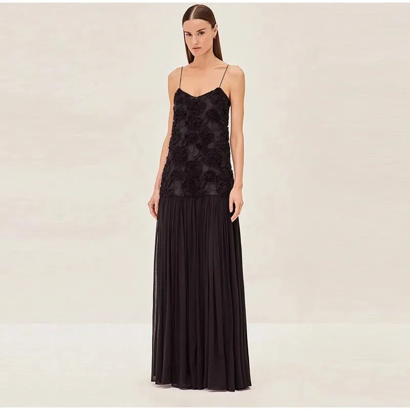 Elegant White Floral Appliqué Maxi Dress – Sleeveless Spaghetti Strap Evening Gown