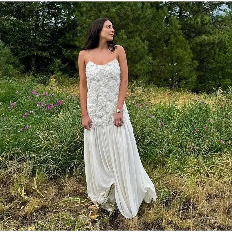 Elegant White Floral Appliqué Maxi Dress – Sleeveless Spaghetti Strap Evening Gown