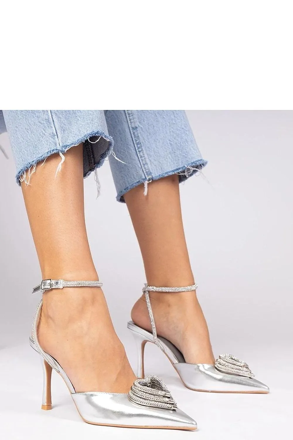 Exquisite golden pumps with an open heel
