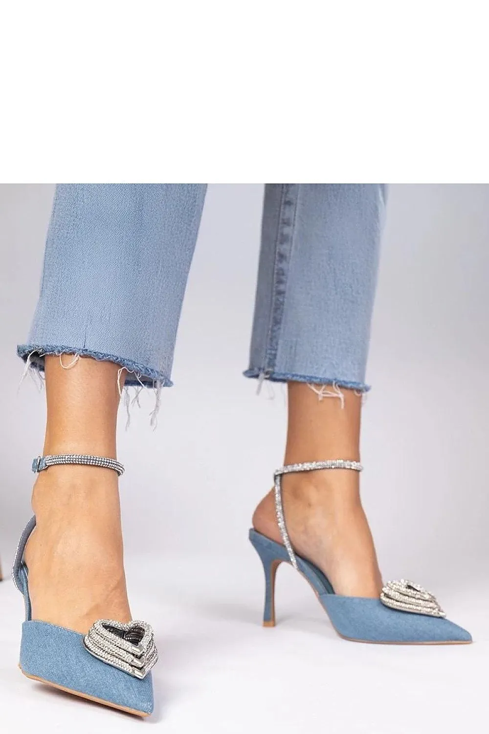 Exquisite golden pumps with an open heel