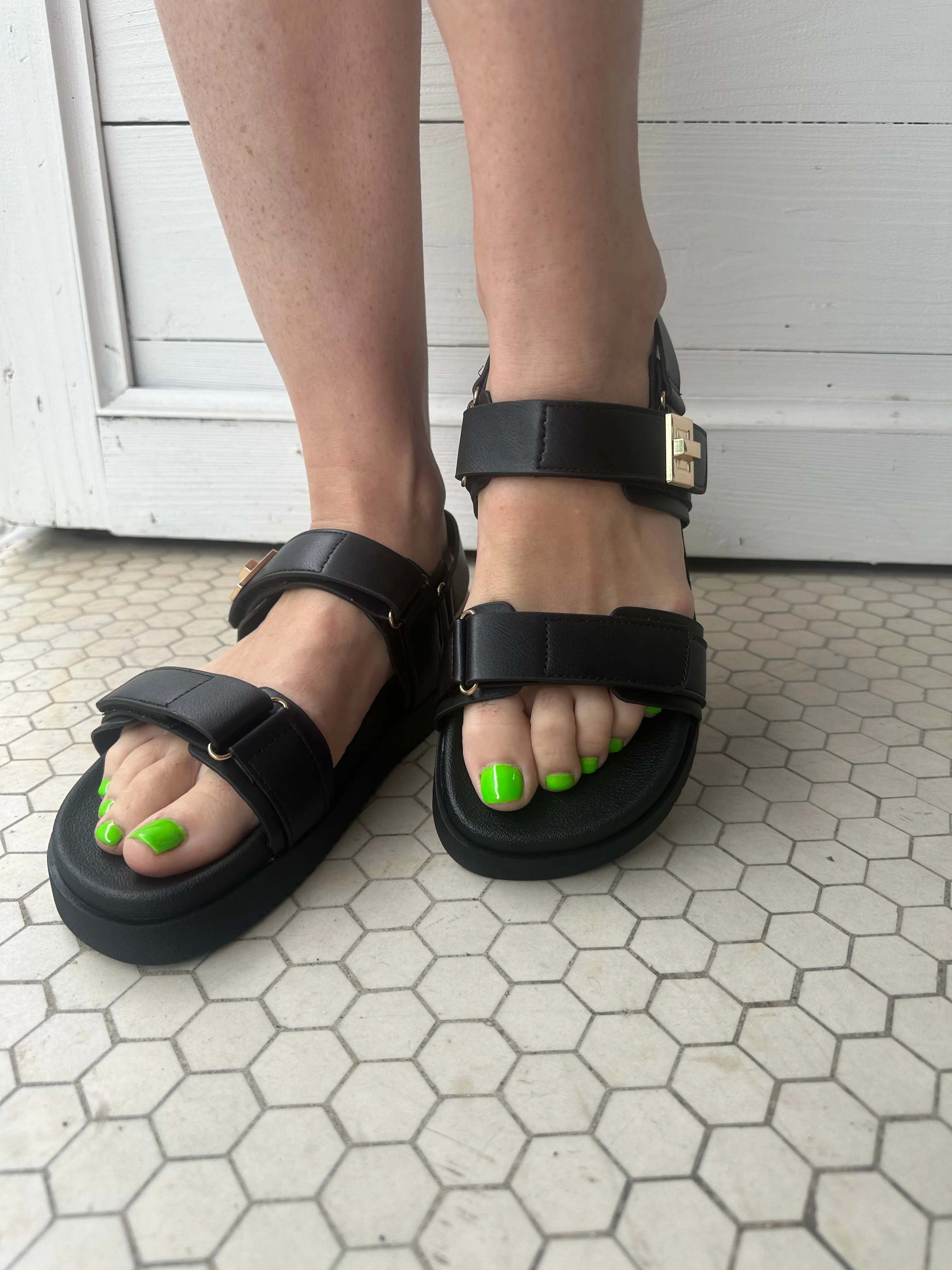 Gigi Sandals: Black