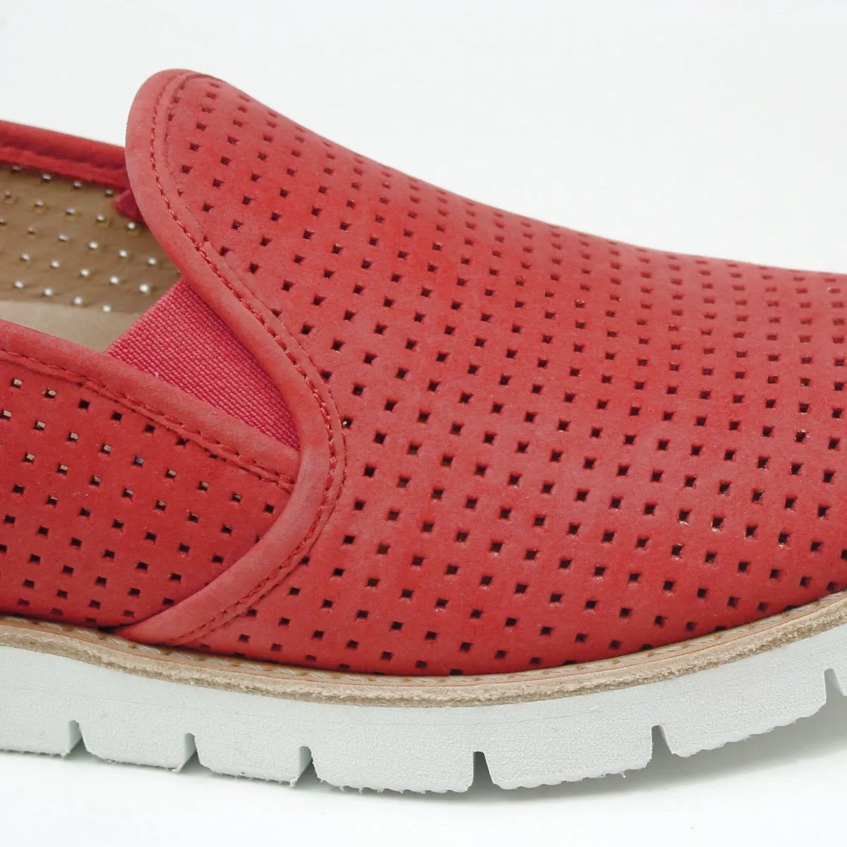Kicks Coral Nubuck