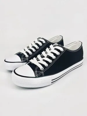 Lace-Up Classic Sneaker – Timeless & Comfortable Everyday Footwear