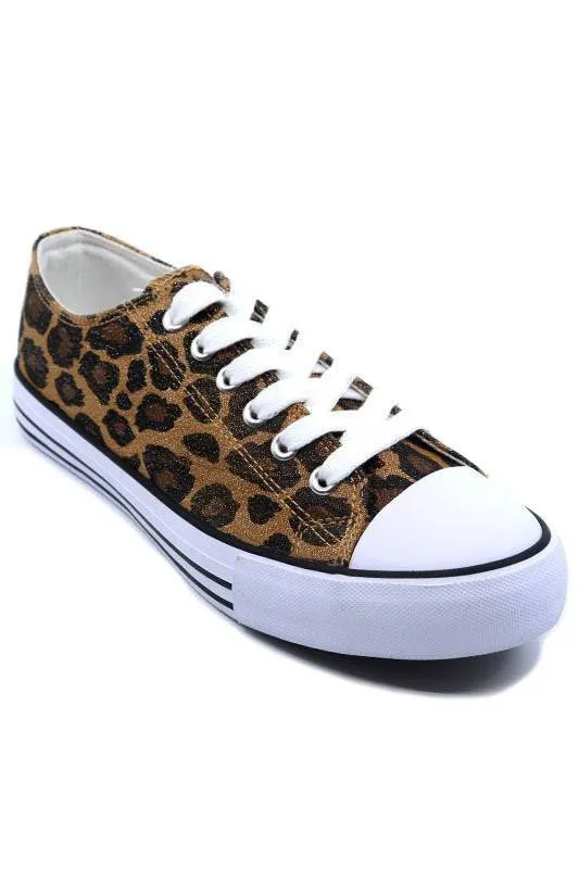 Lace-Up Classic Sneaker – Timeless & Comfortable Everyday Footwear