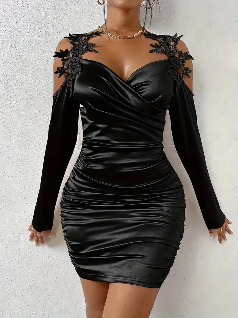 Lisa - Elegant Off-Shoulder Ruffled Dress