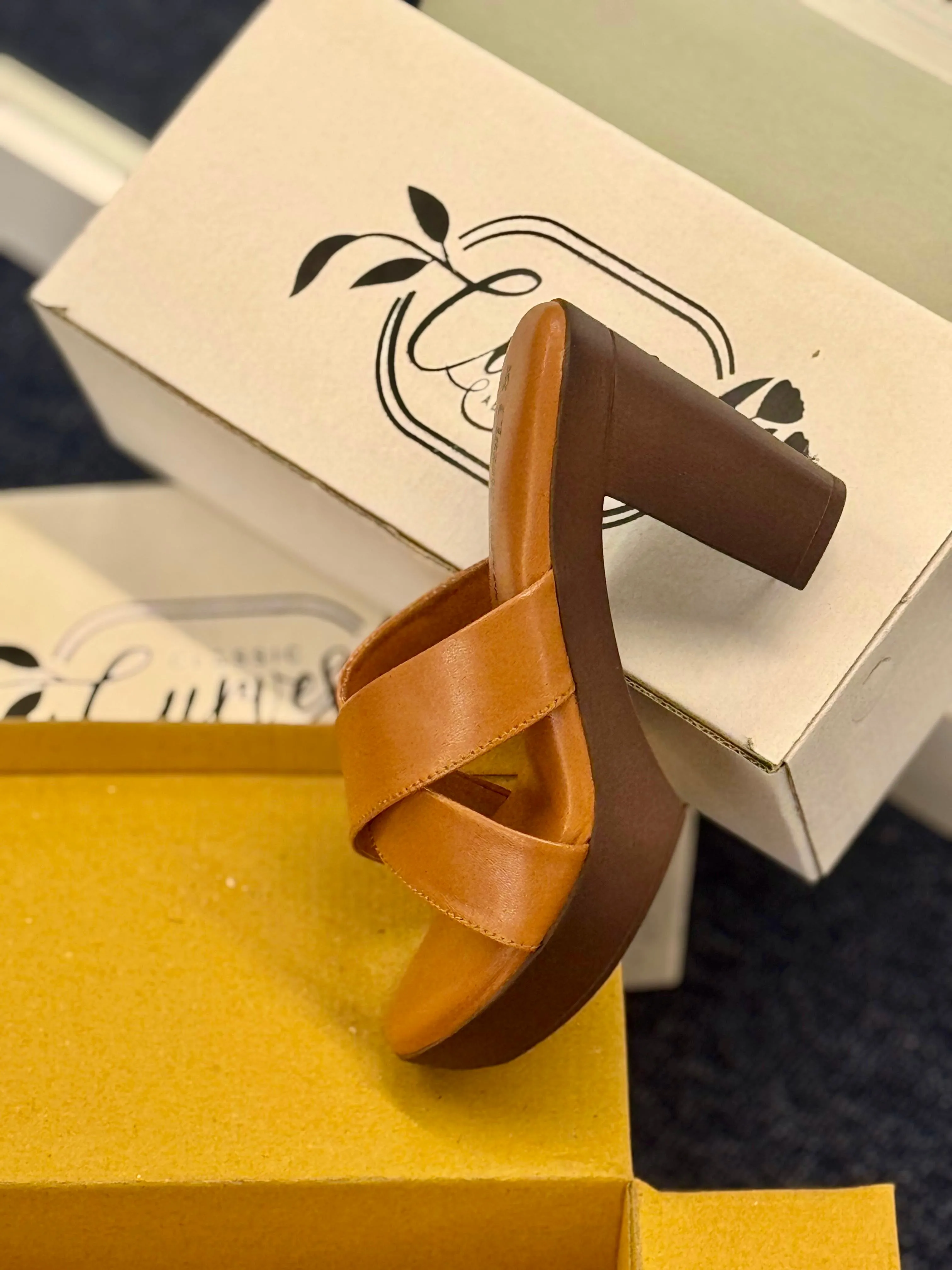 Mediglam Heels - Camel