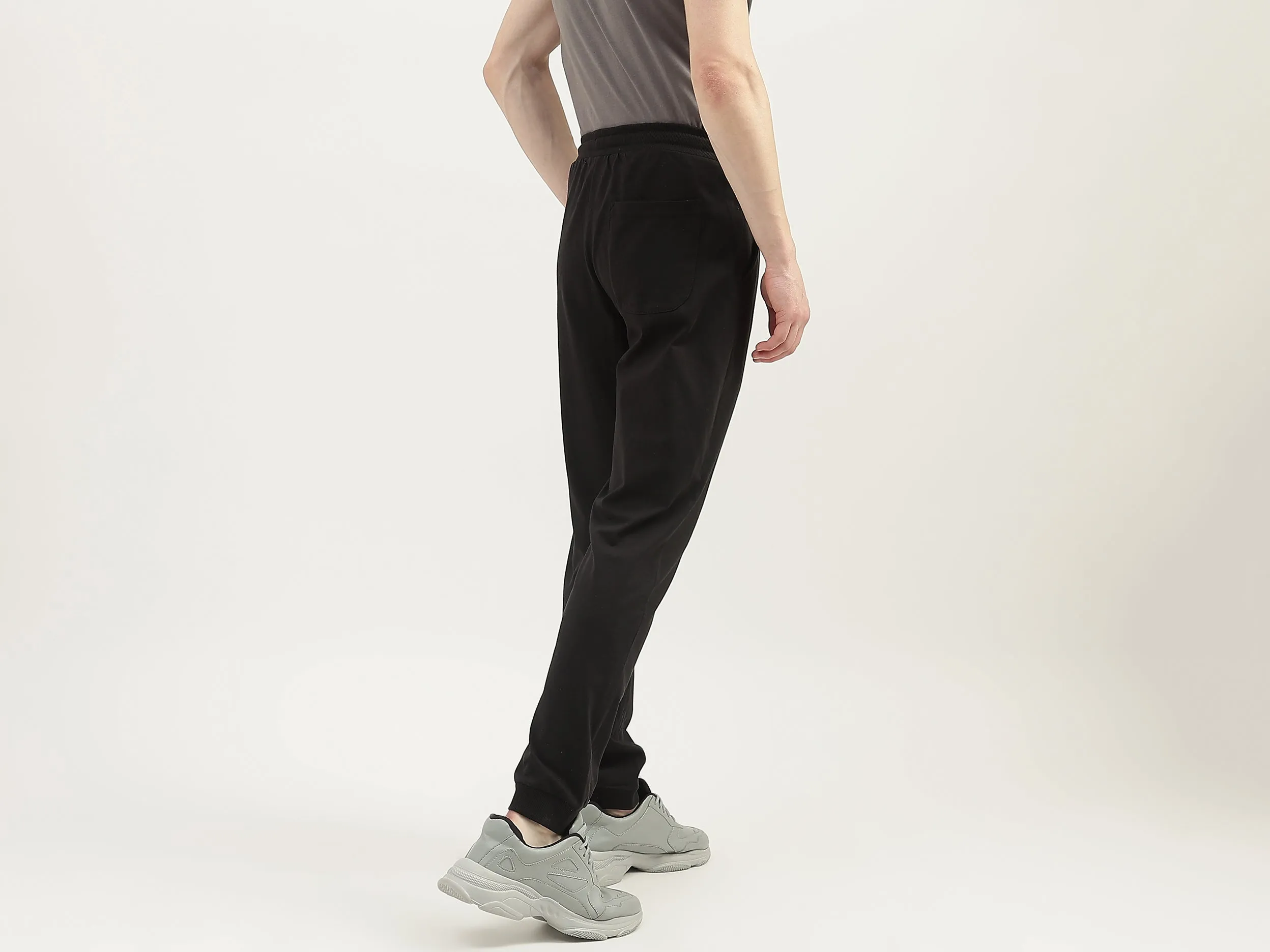 Men Solid Regular Fit Joggers