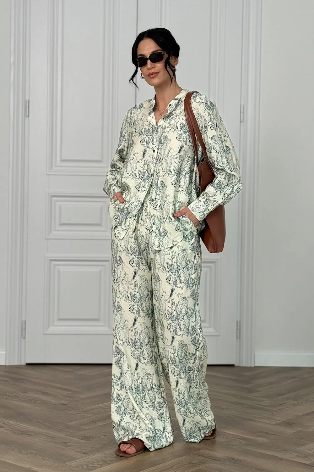 Muslin suit with shirt and trousers in Ivory