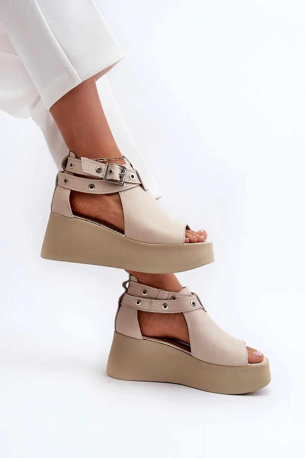 Natural leather buskin sandals