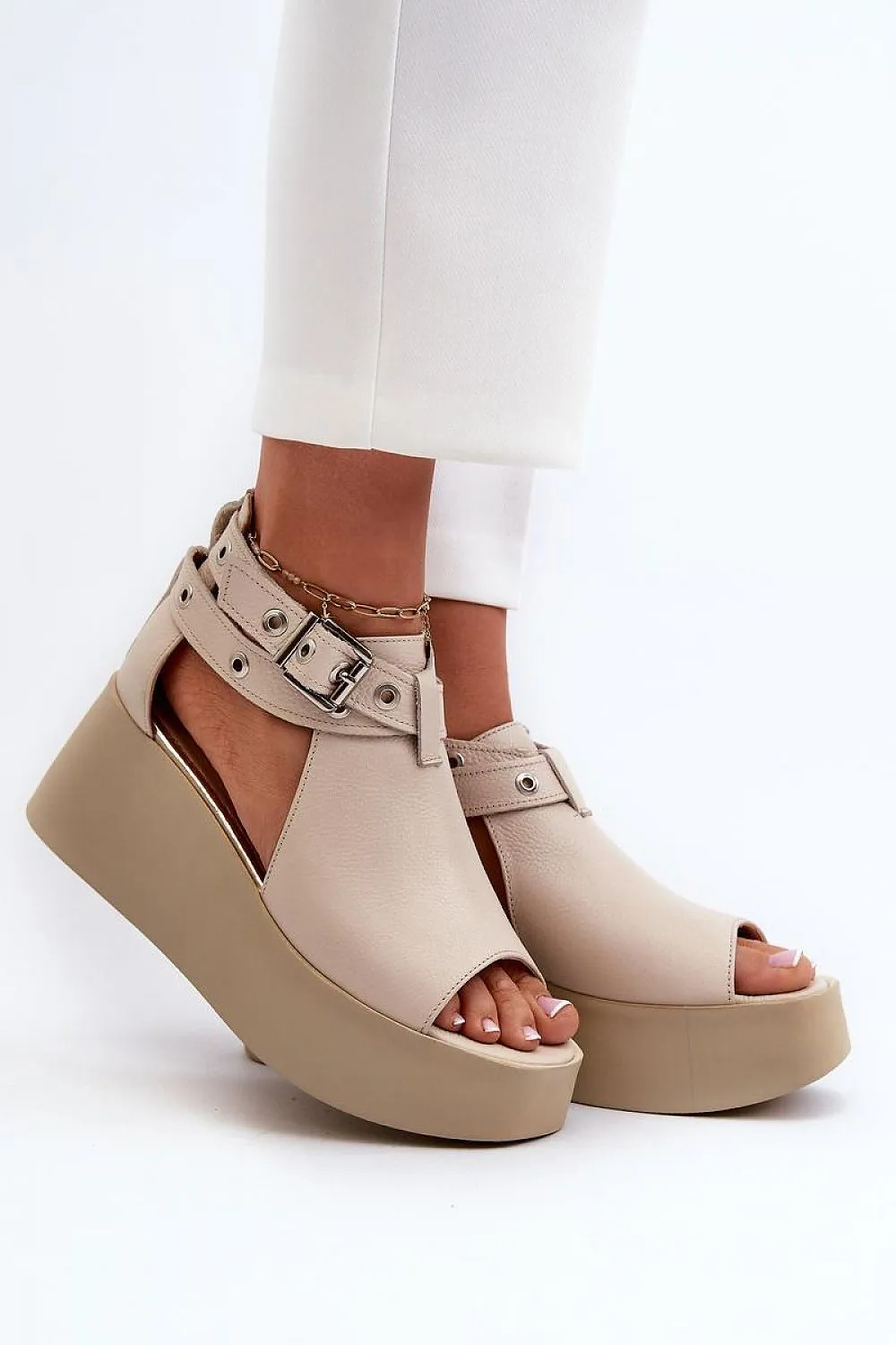 Natural leather buskin sandals