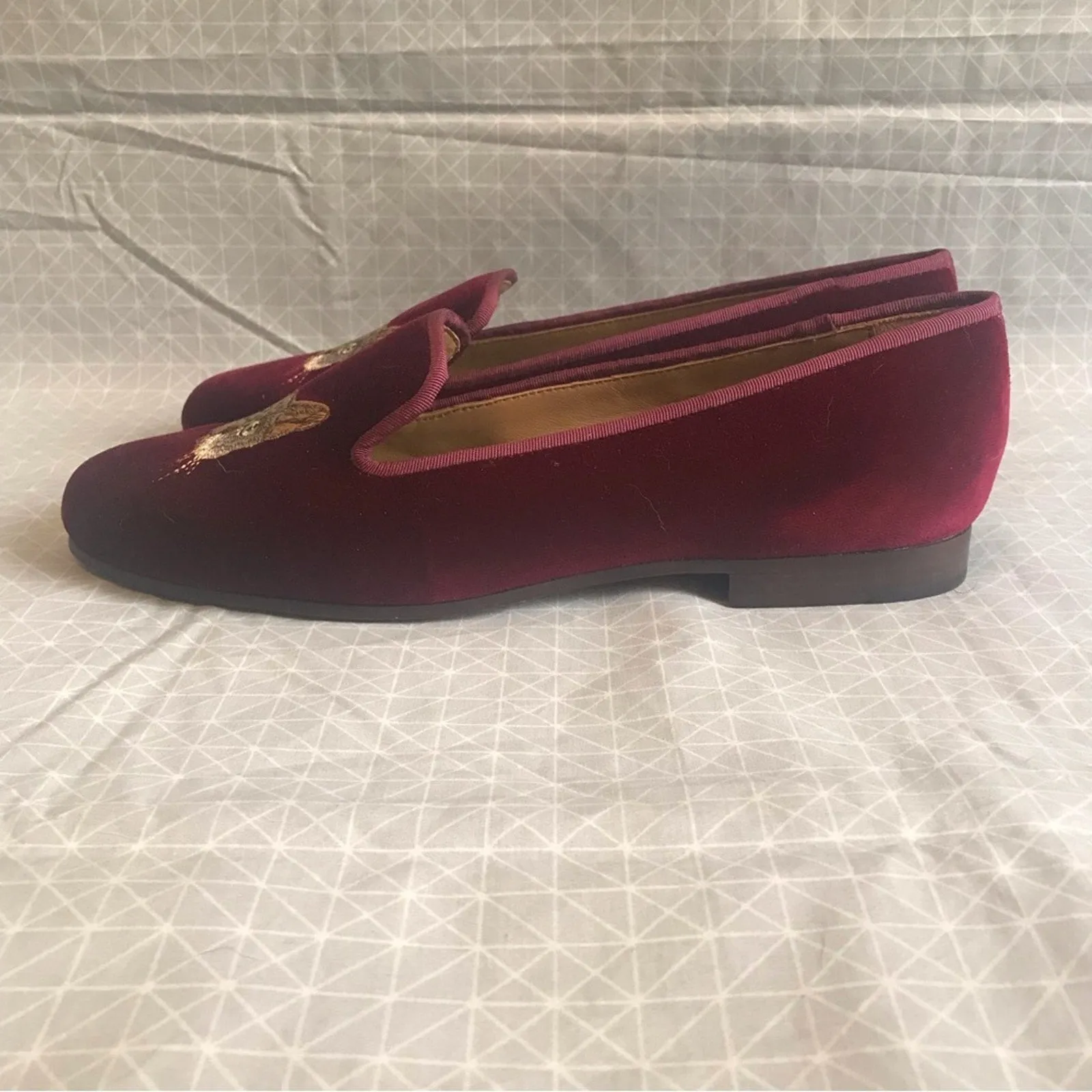 New Journey West Women's Cat Embroidered Red Velvet Loafers, Size 10