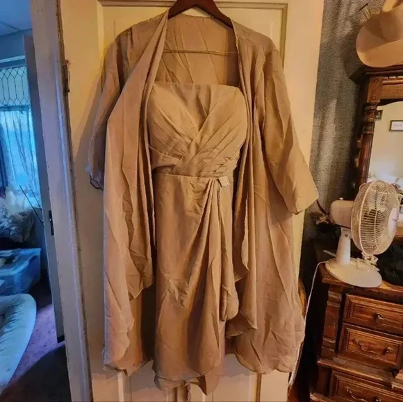New Taupe Chiffon 2-Piece Formal Dress with Beaded Details - Size 22 Plus