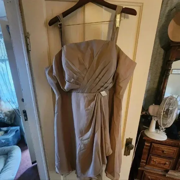 New Taupe Chiffon 2-Piece Formal Dress with Beaded Details - Size 22 Plus