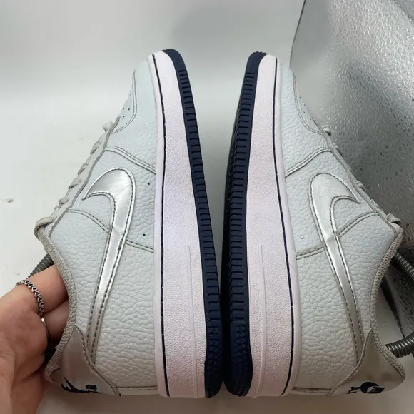 Nike Air Force 1 LV8 girls blue sneakers size 5 youth