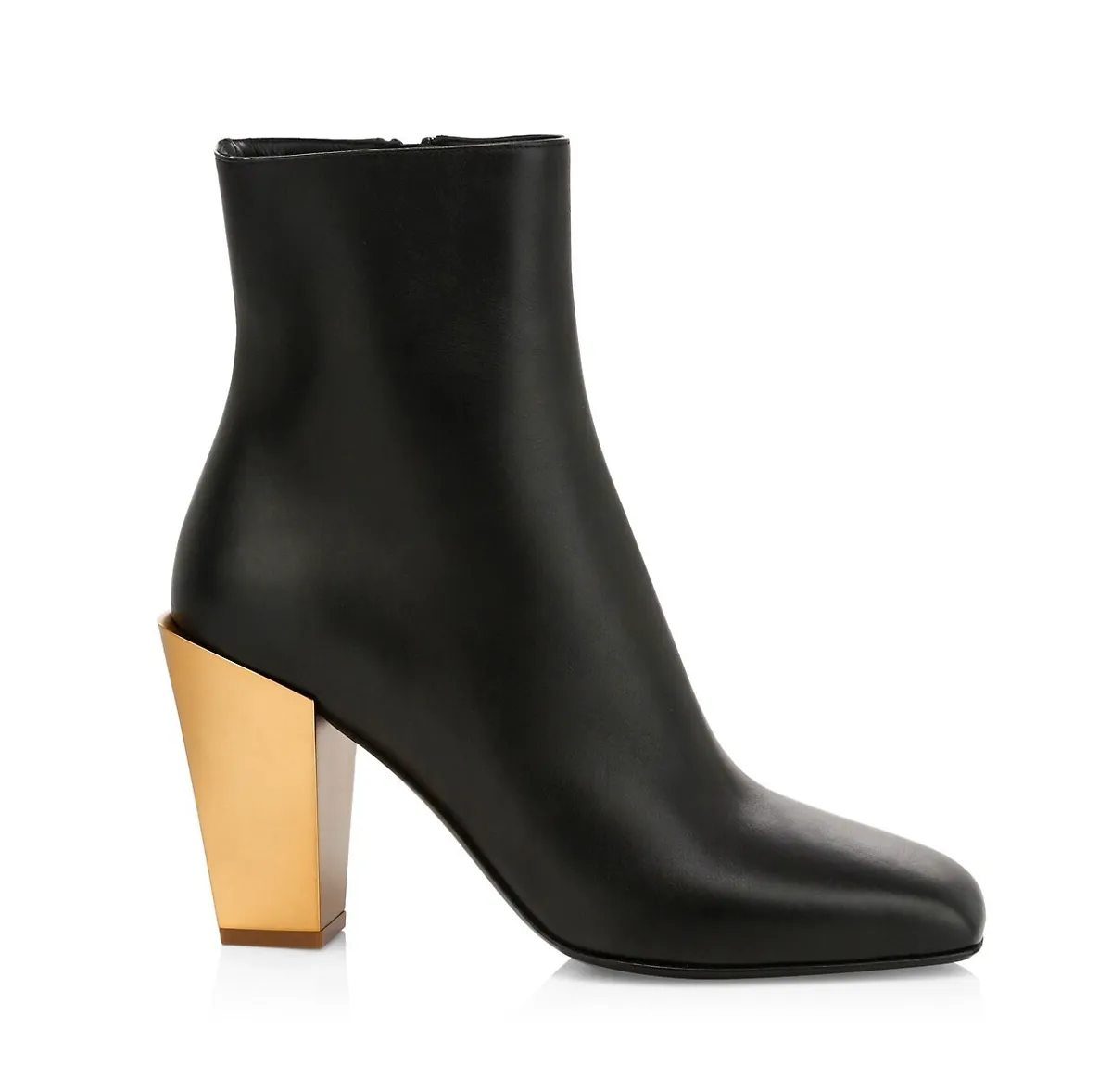 Salvatore Ferragamo Teti Booties in Nero