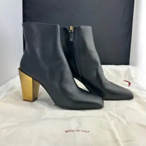 Salvatore Ferragamo Teti Booties in Nero