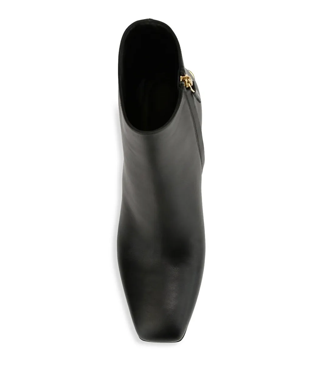 Salvatore Ferragamo Teti Booties in Nero