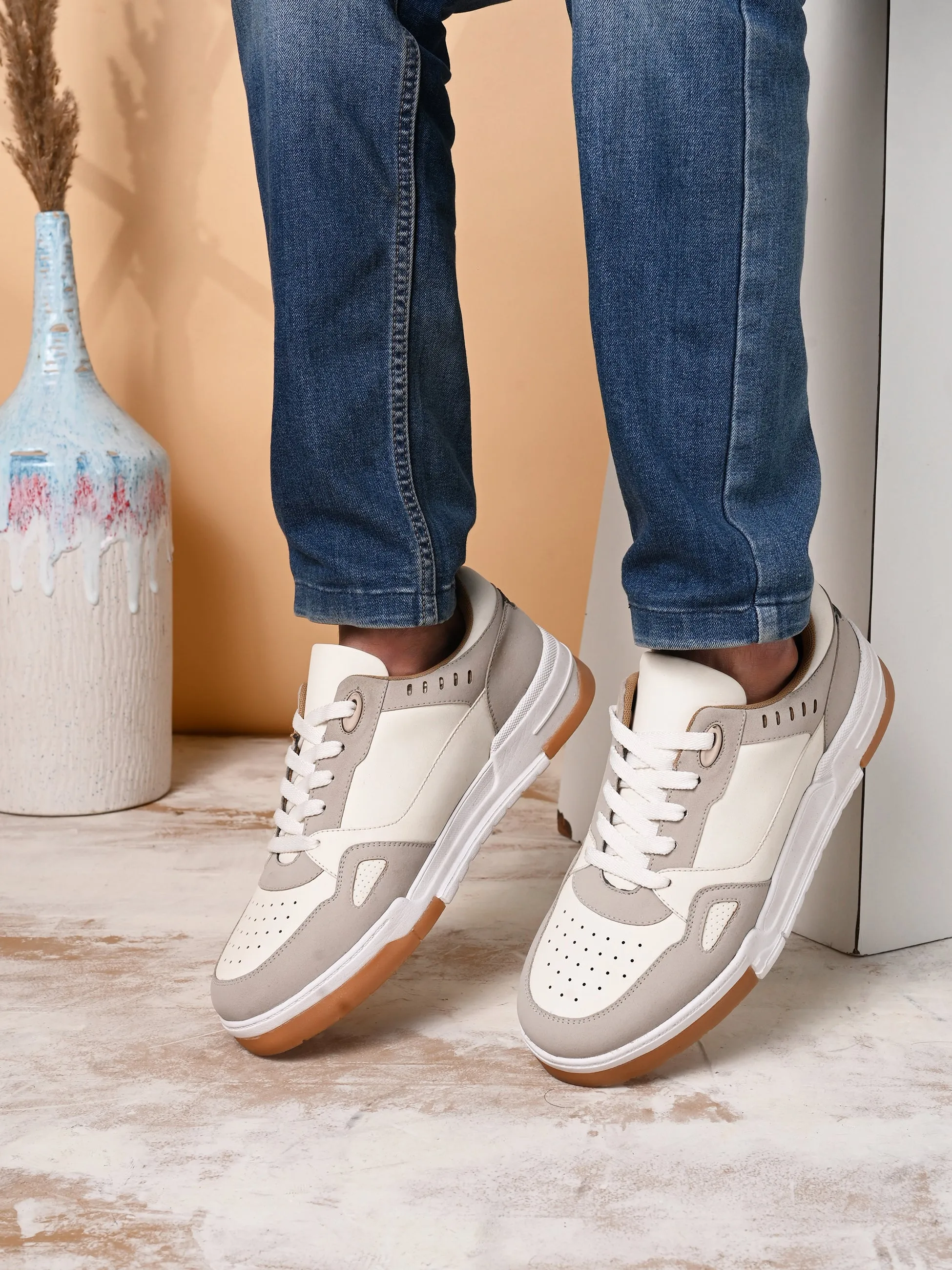 SAN FRISSCO Men Light Weight White Casual Sneakers