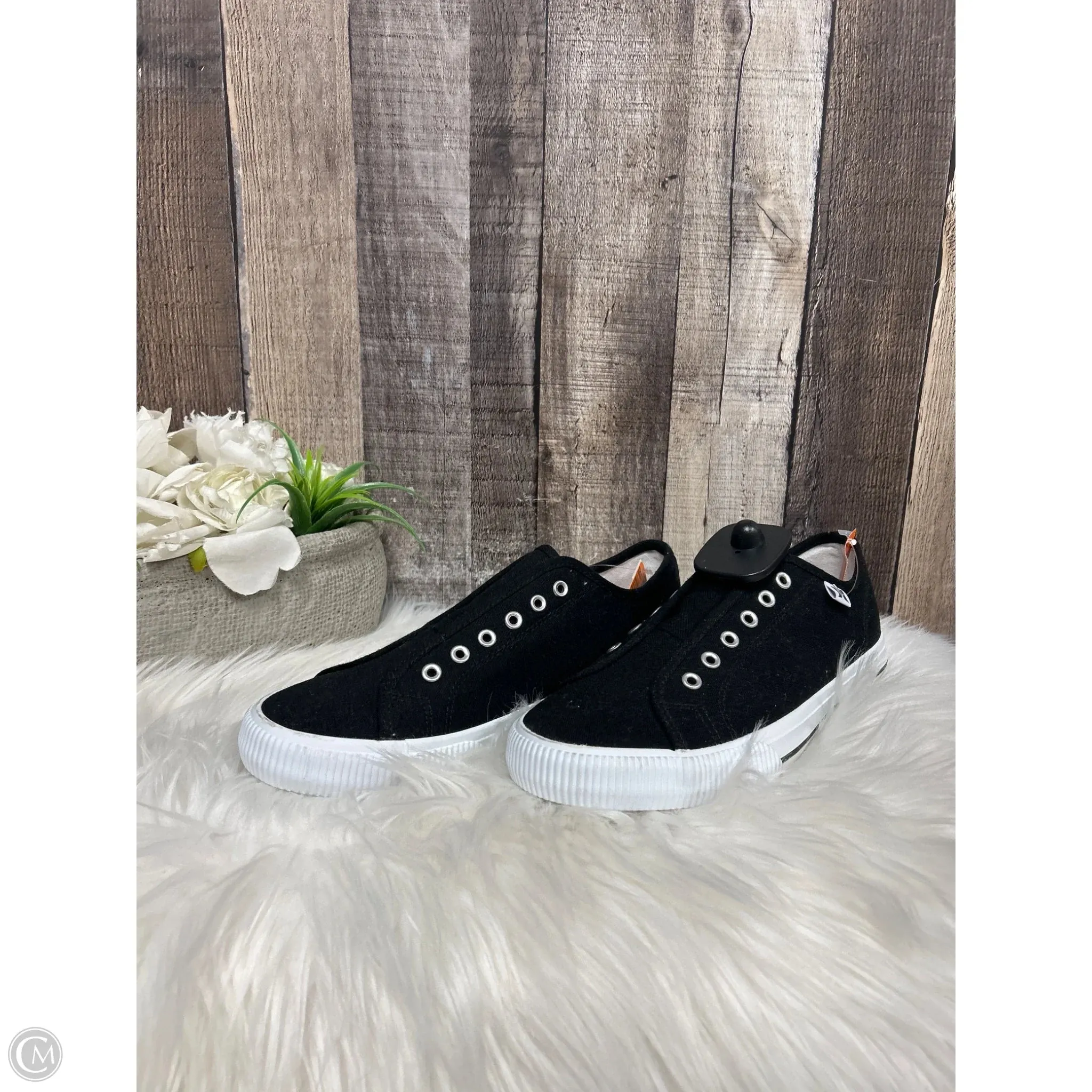 Shoes Sneakers By Cme In Black, Size: 7