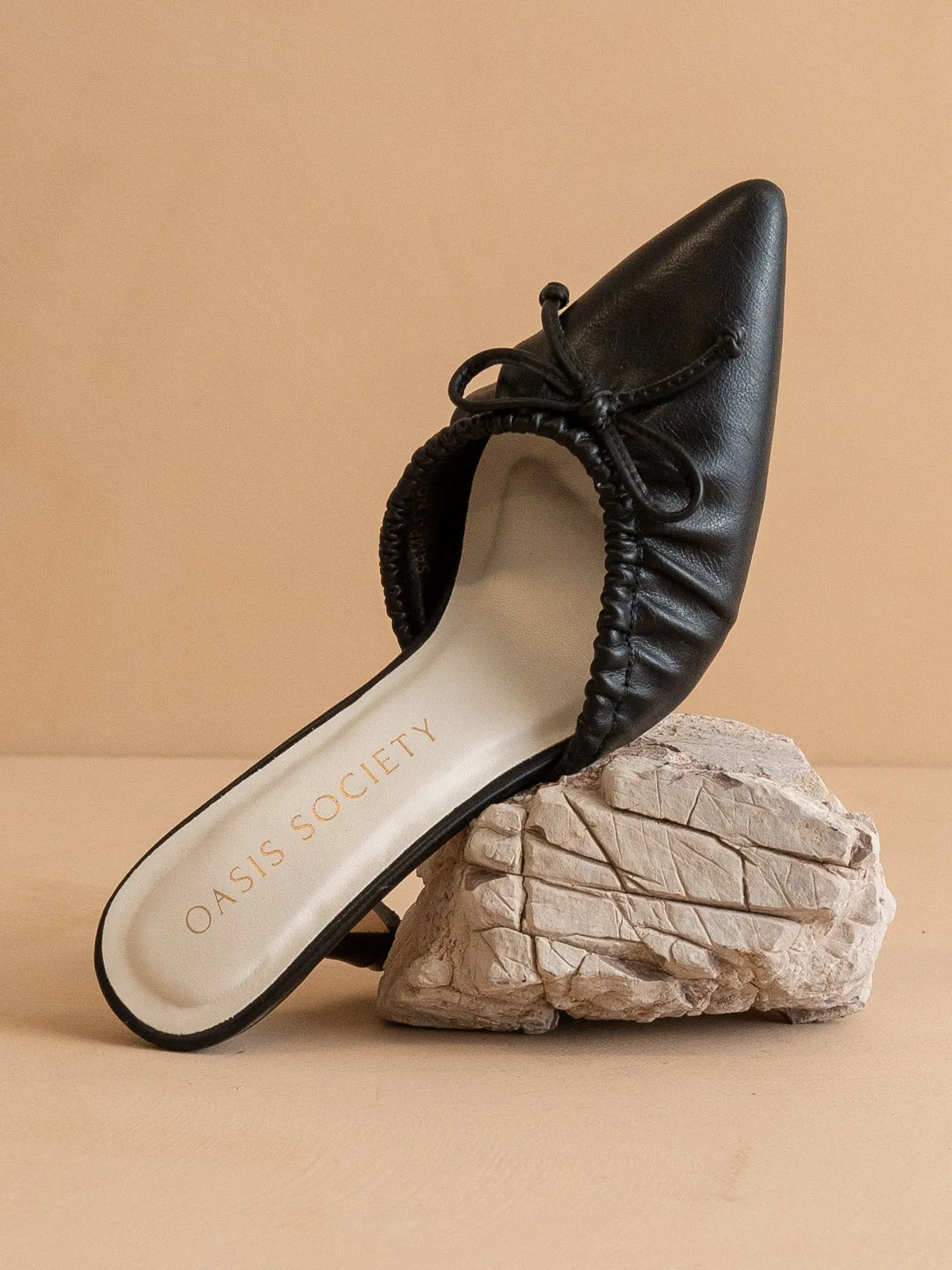 The Maven | Black Pointed Kitten Heel with Bow