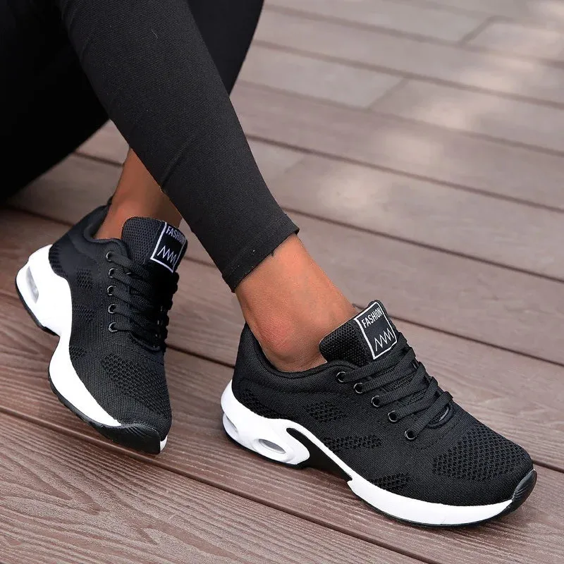 URSULA - COMFORTABLE SNEAKERS