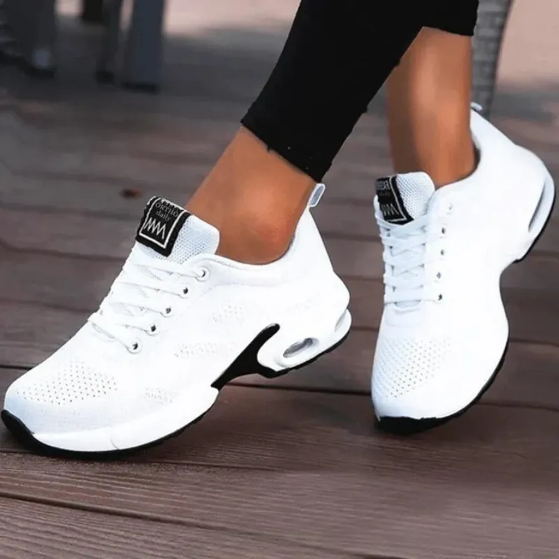 URSULA - COMFORTABLE SNEAKERS