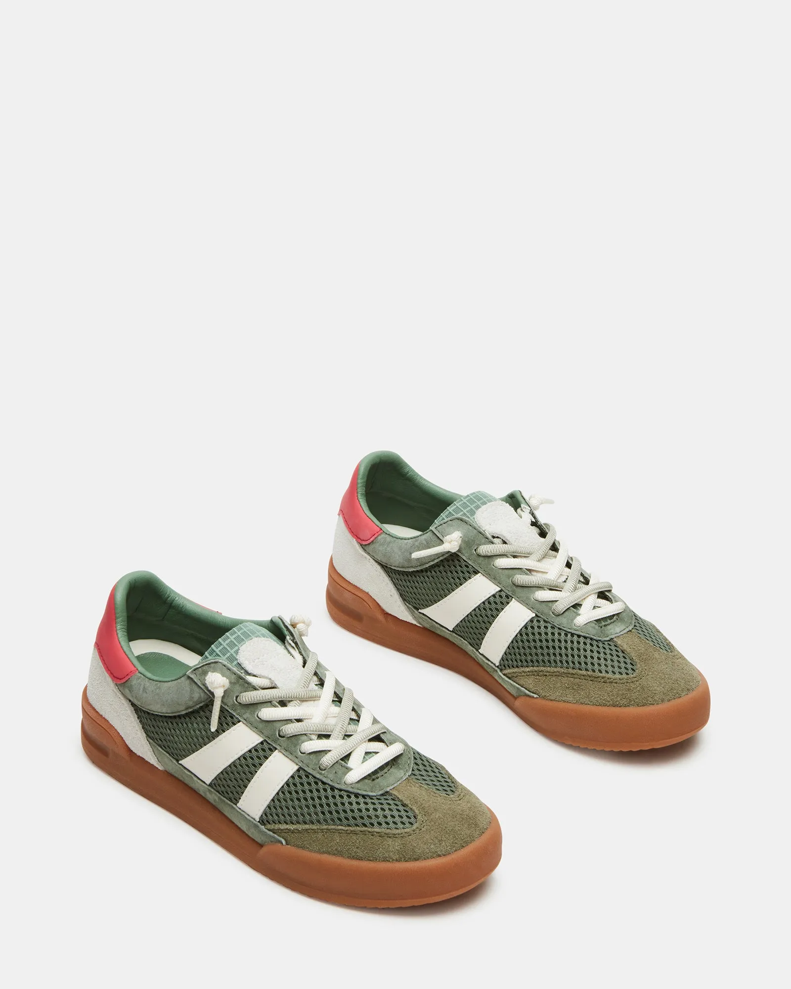 VERDICT SNEAKER AND RIBBED SOCKS BUNDLE
