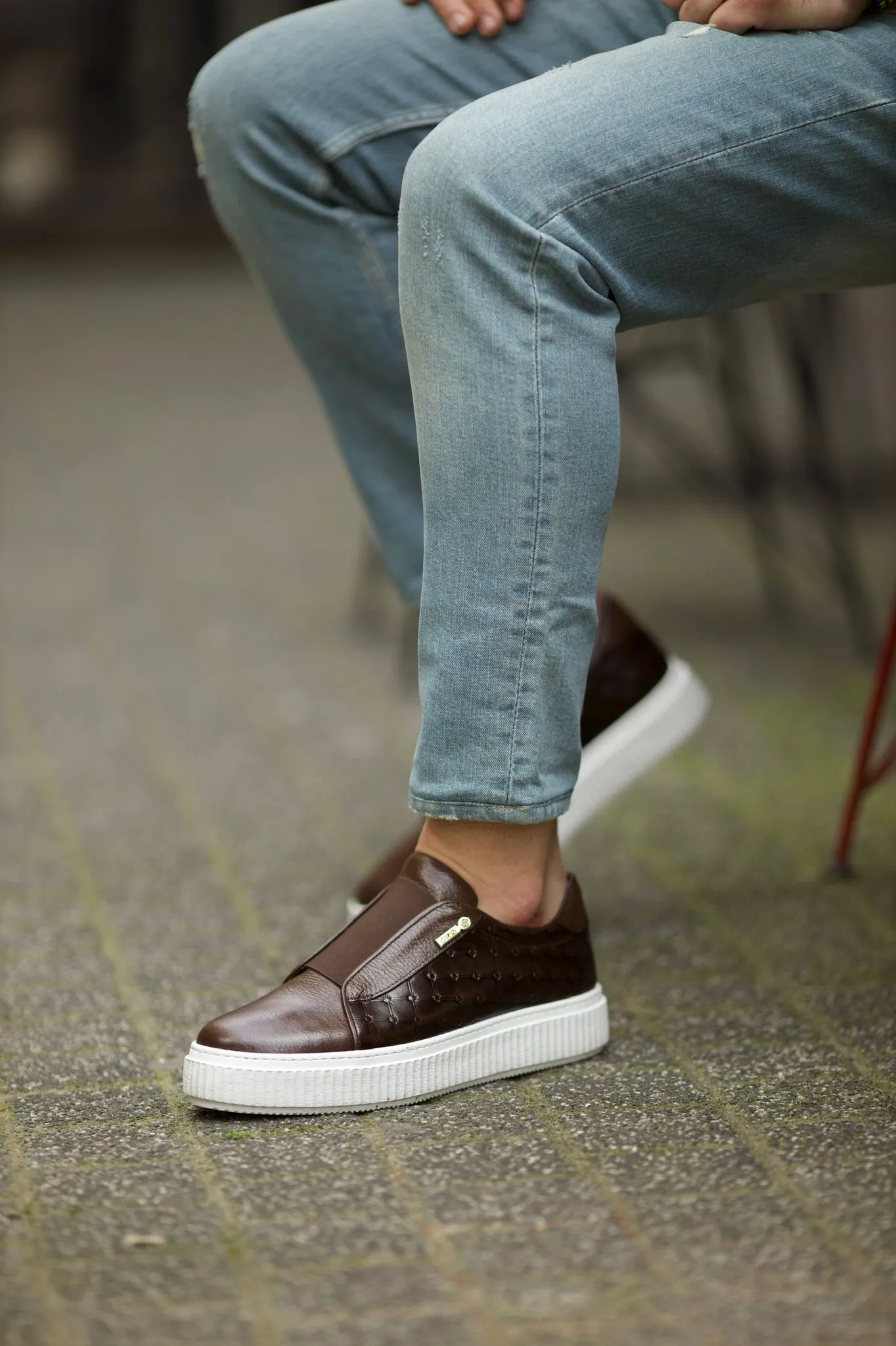 Vince Eva Sole Navy Brown Sneakers - Sophisticated Comfort for Every Occasion